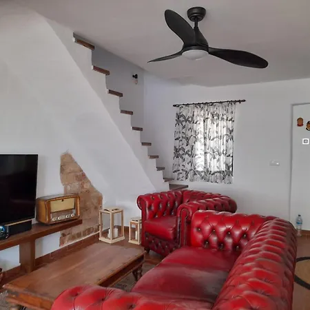 Casa Del Castillo Con Piscina Holiday home *